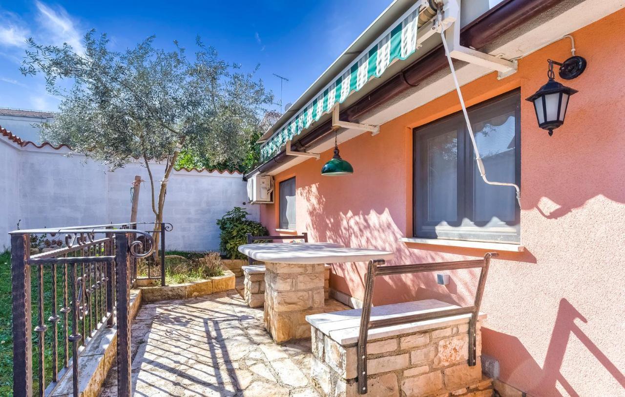 Oasi Apartment Porec Exterior photo