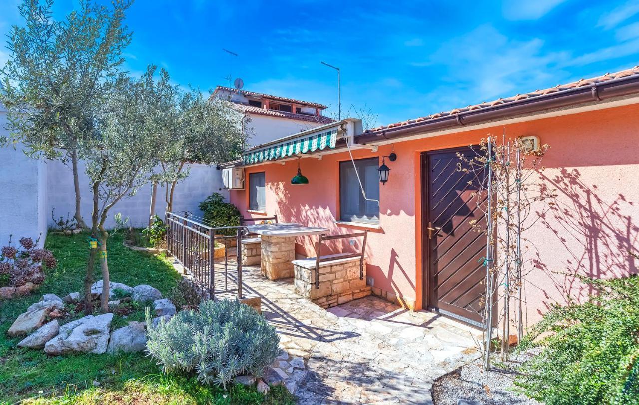 Oasi Apartment Porec Exterior photo