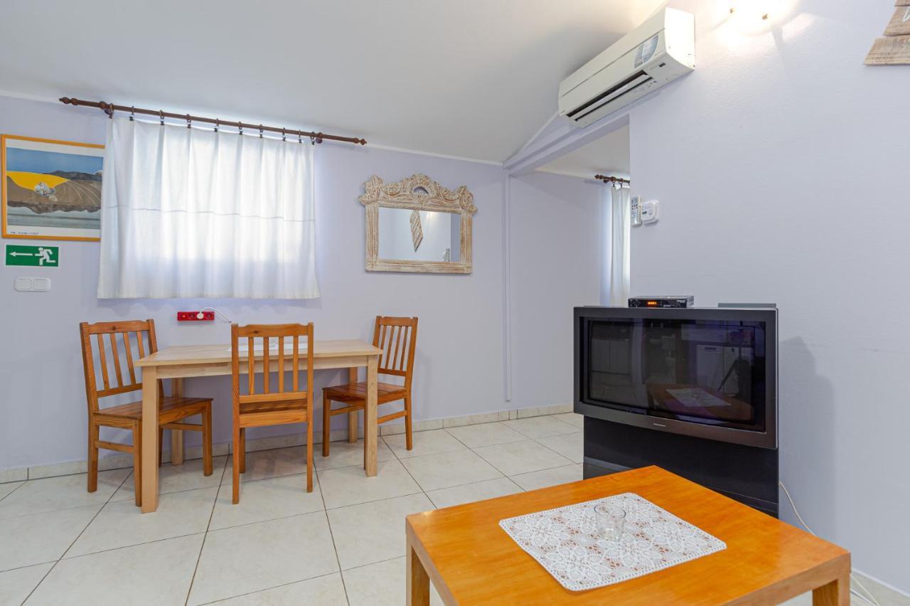 Oasi Apartment Porec Exterior photo