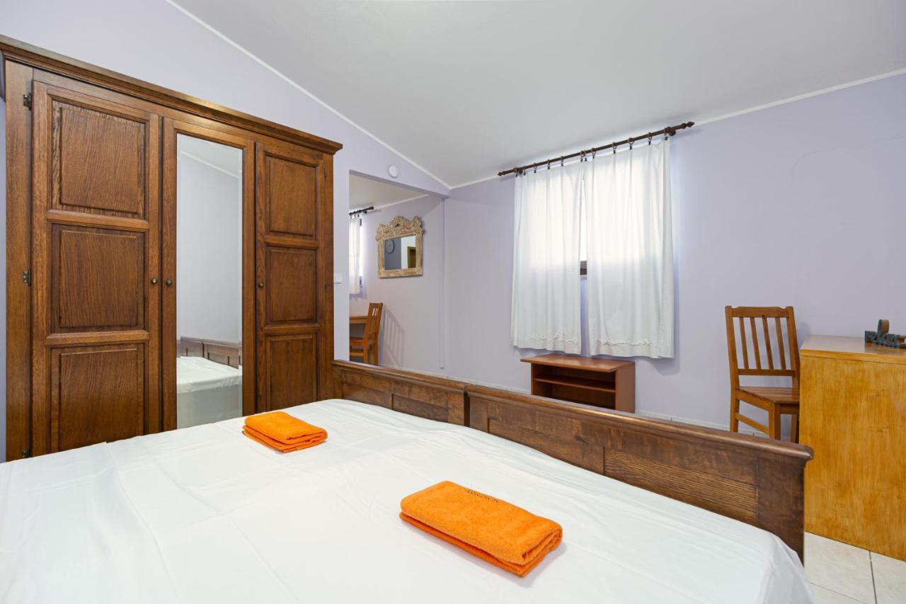 Oasi Apartment Porec Exterior photo