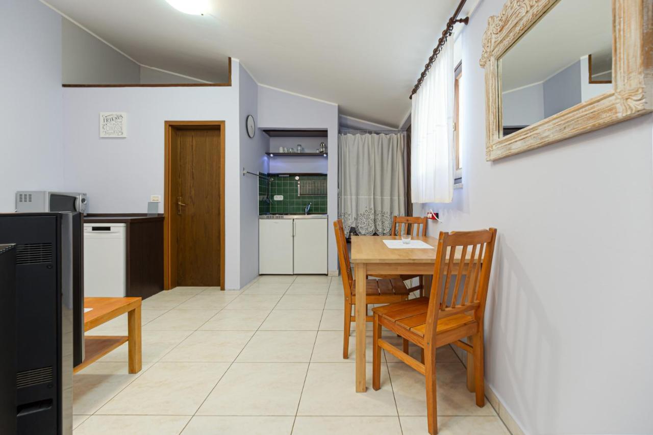 Oasi Apartment Porec Exterior photo