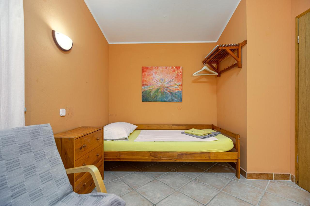 Oasi Apartment Porec Exterior photo