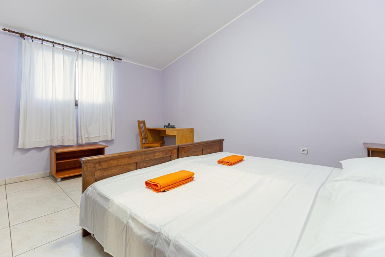 Oasi Apartment Porec Exterior photo