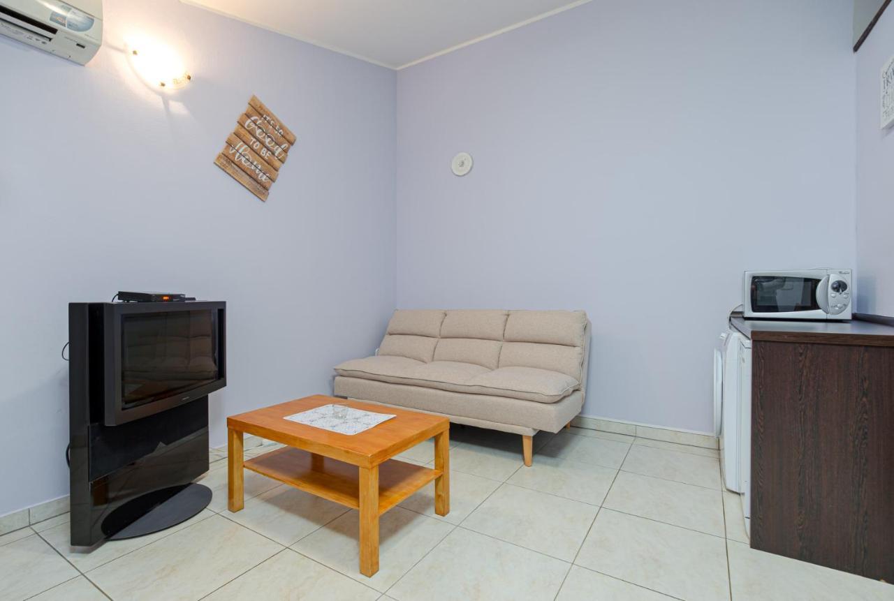 Oasi Apartment Porec Exterior photo