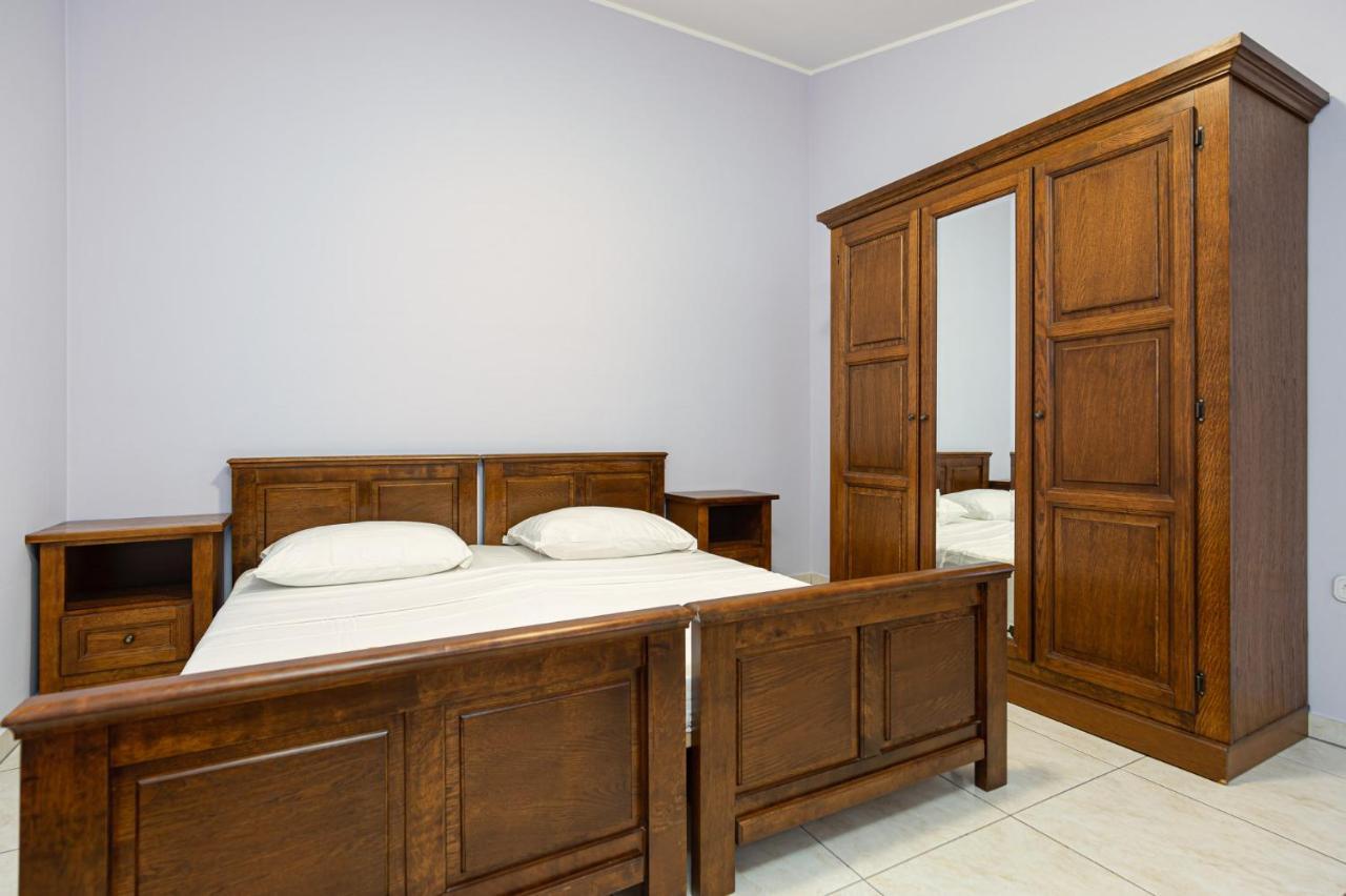 Oasi Apartment Porec Exterior photo