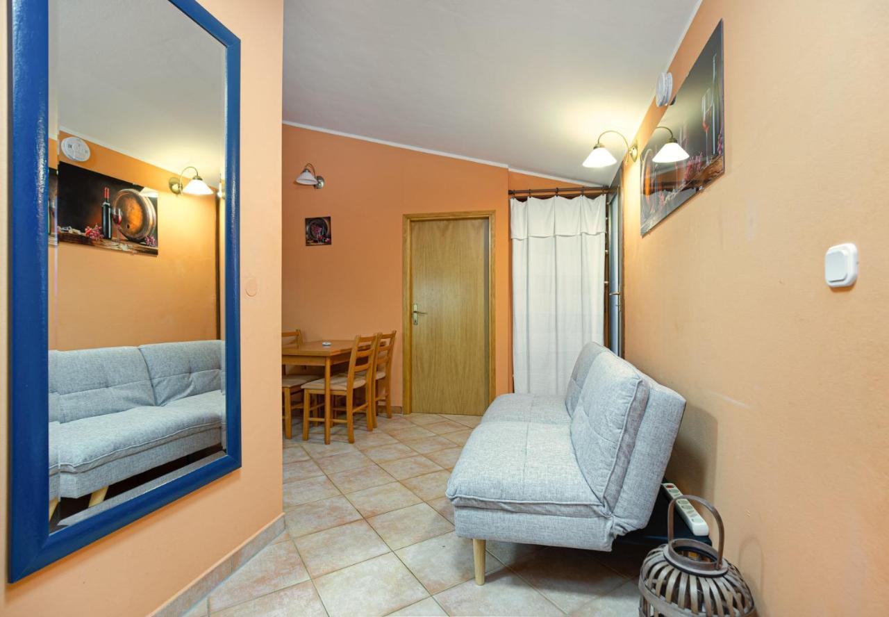 Oasi Apartment Porec Exterior photo