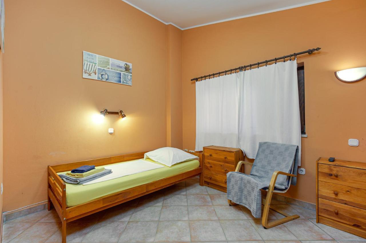 Oasi Apartment Porec Exterior photo